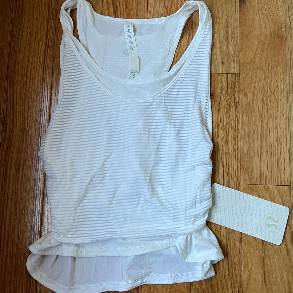 Lululemon workout tank.